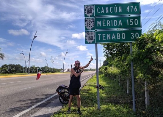 Jonas Deichmann, 'Forrest Gump', deja Campeche con destino a Mérida
