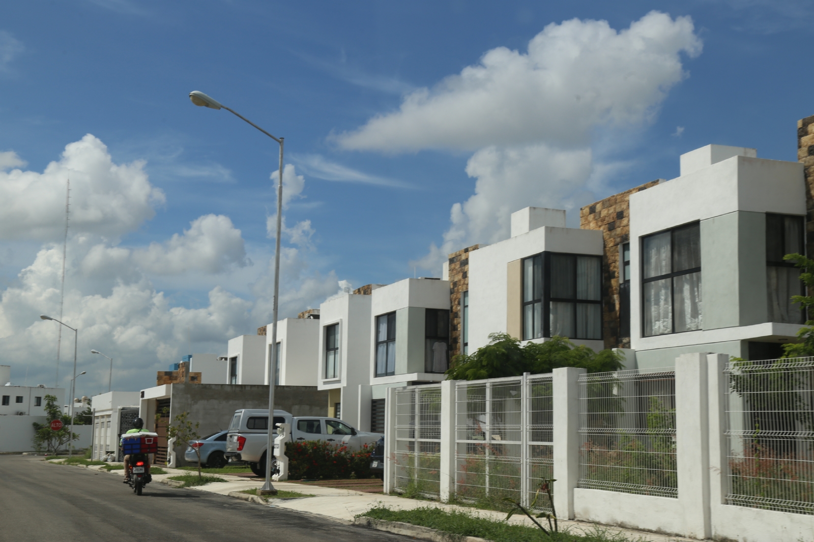 El precio y los requisitos para renta una casa en Mérida depende mucho de la zona donde se busque