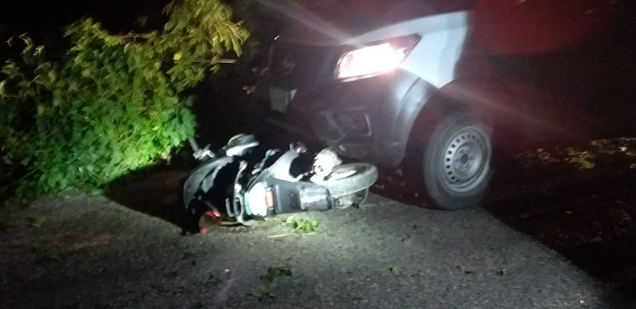 Camioneta arrastra a mujer accidentada en el tramo Izamal- Tekal de Venegas, Yucatán
