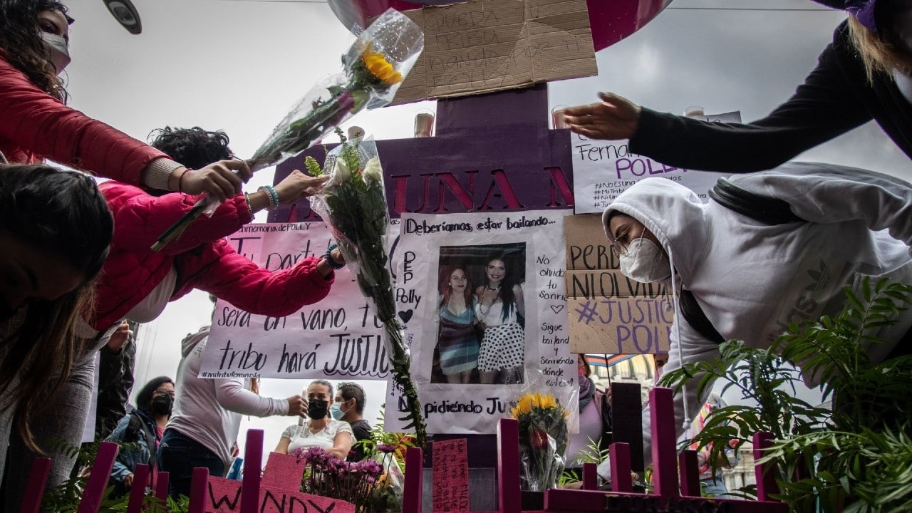 Feministas protestan tras la muerte de 'Polly', atropellada por Diego Armando 'N'