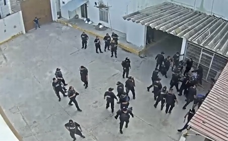 Layda Sansores exhibe abuso policiaco en motín en Campeche: VIDEO