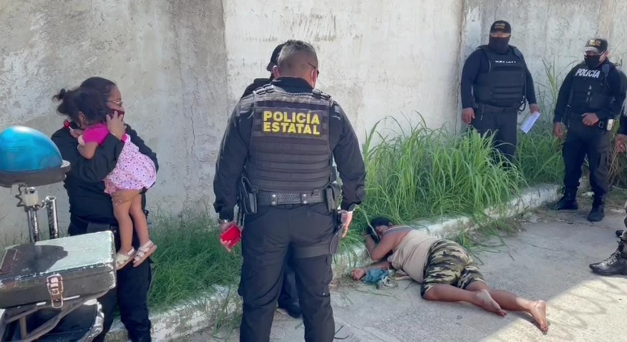 Madre alcoholizada, tirada en la calle, ‘olvida’ a su hija menor; DIF Campeche la rescata