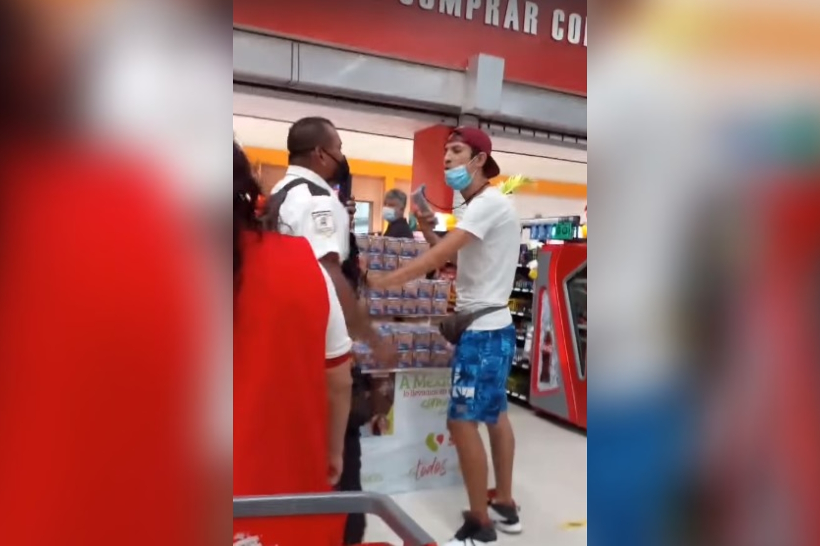 Guardias de seguridad 'agreden' a cliente en comercio de Playa del Carmen: VIDEO