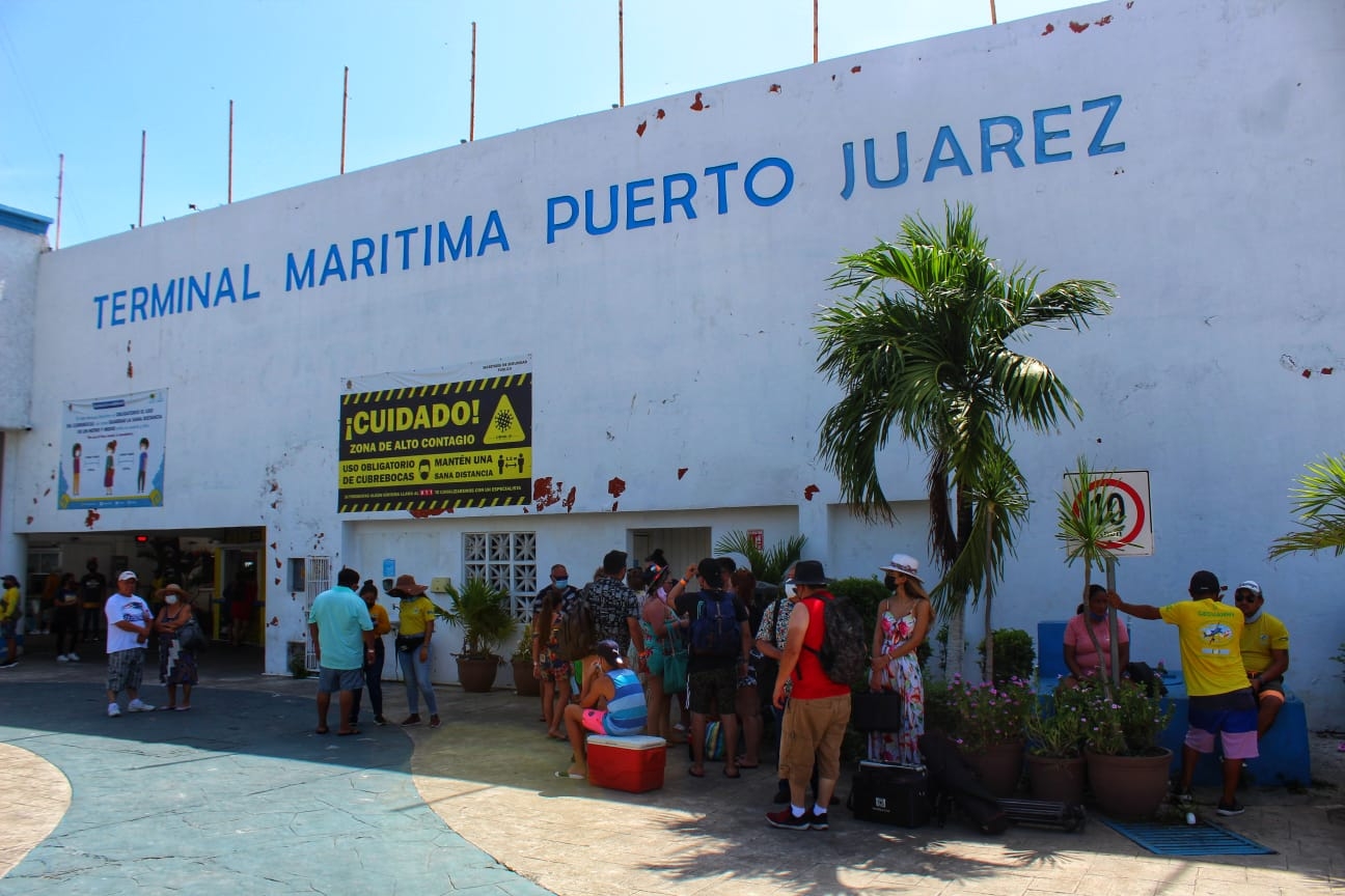 Elementos de la Policía Quintana Roo acudieron a la Terminal Marítima de Puerto Juárez para verificar el reporte