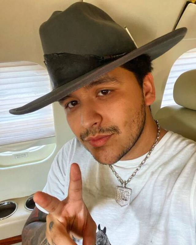 Ellas han sido las guapas novias de Christian Nodal: FOTOS