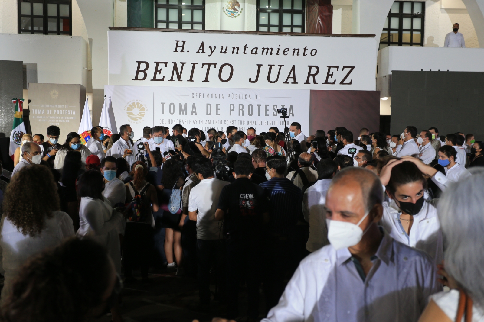 Invitados a la toma de protesta de Mara Lezama en Cancún incumplieron medidas anticovid