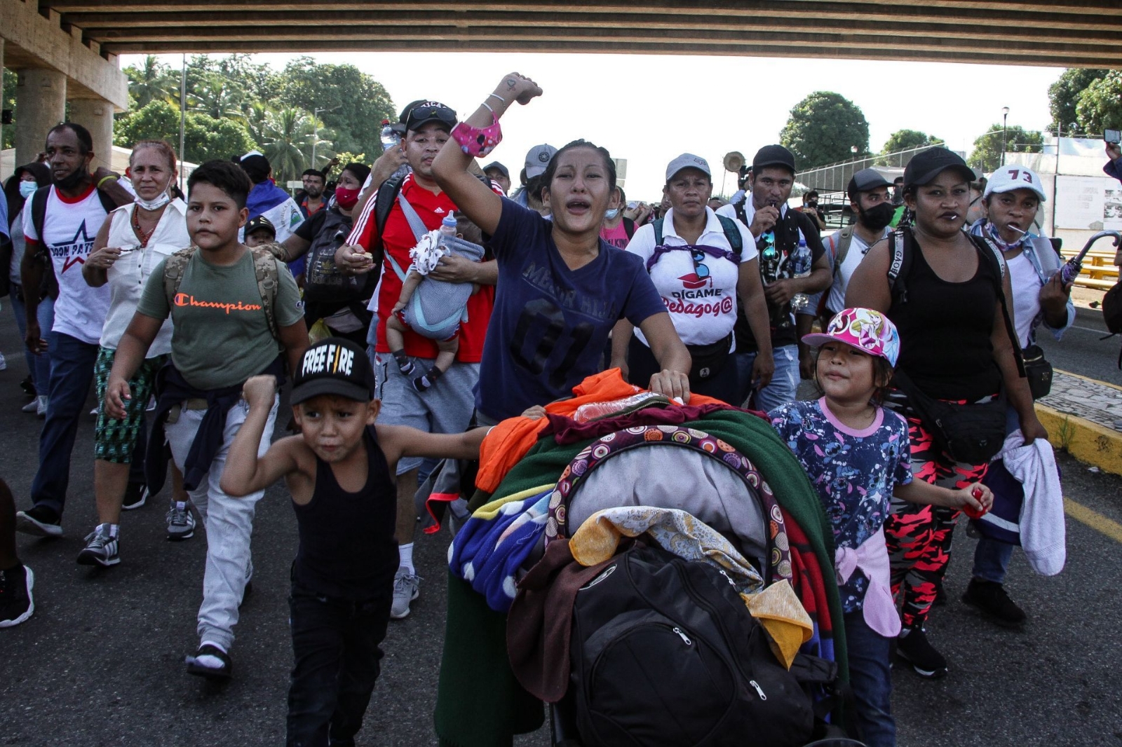"El pueblo unido jamás será vencido"; así marcha caravana migrante de Chiapas a EU