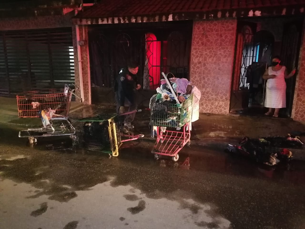 Bomberos sofocan incendio en casa de Chetumal