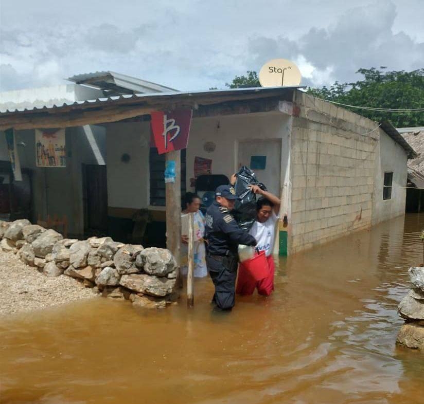 Gobierno de Yucatán habilita refugios para comunidades afectadas por inundaciones