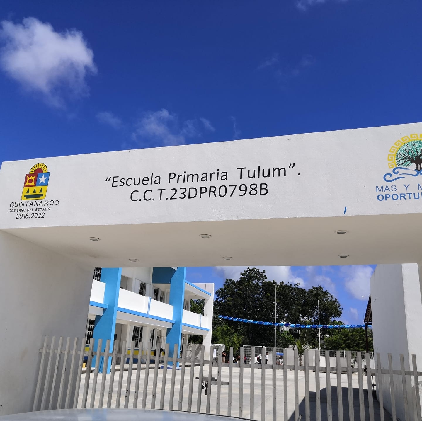 El primer caso positivo de COVID se detectó en la escuela primaria 'Tulum' en el municipio con del mismo nombre