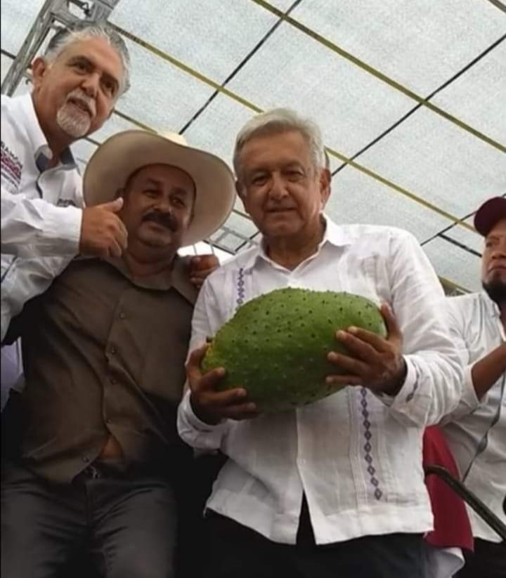 En una visita del Presidente, "El Chile", como era conocido", le regaló una guanábana de su cosecha