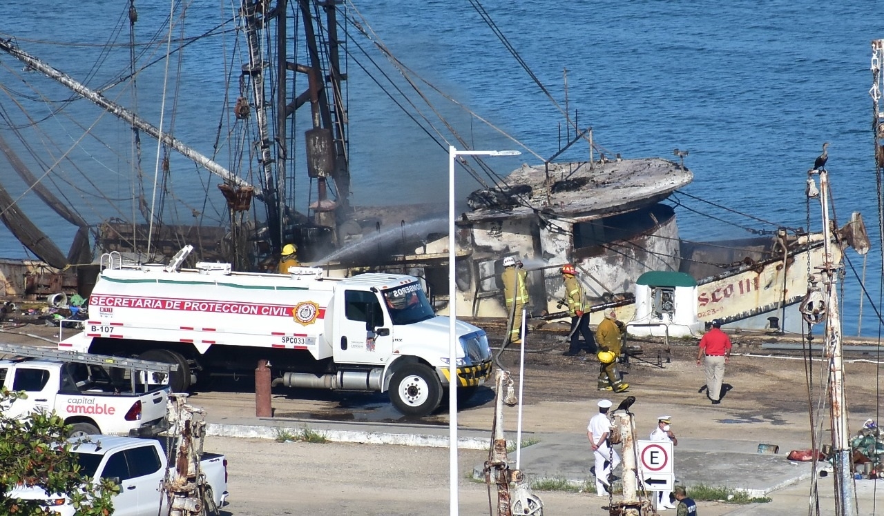 Tres bomberos resultan lesionados durante la explosión de un barco en Lerma