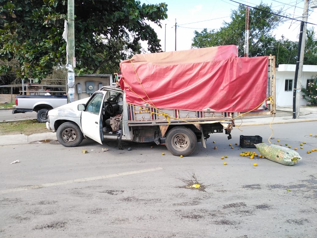 La camioneta quedó con daños en su parte frontal, mientas se desconoce si el ladrón resultó lesionado en Playa del Carmen