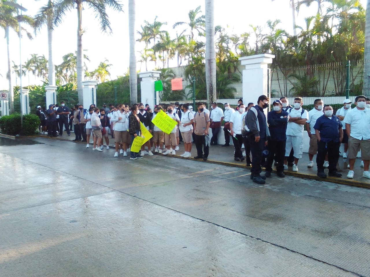 Los trabajadores hoteleros exigen la salida de la empresa LIPU como encargada del transporte de personal del Princess Playa del Carmen