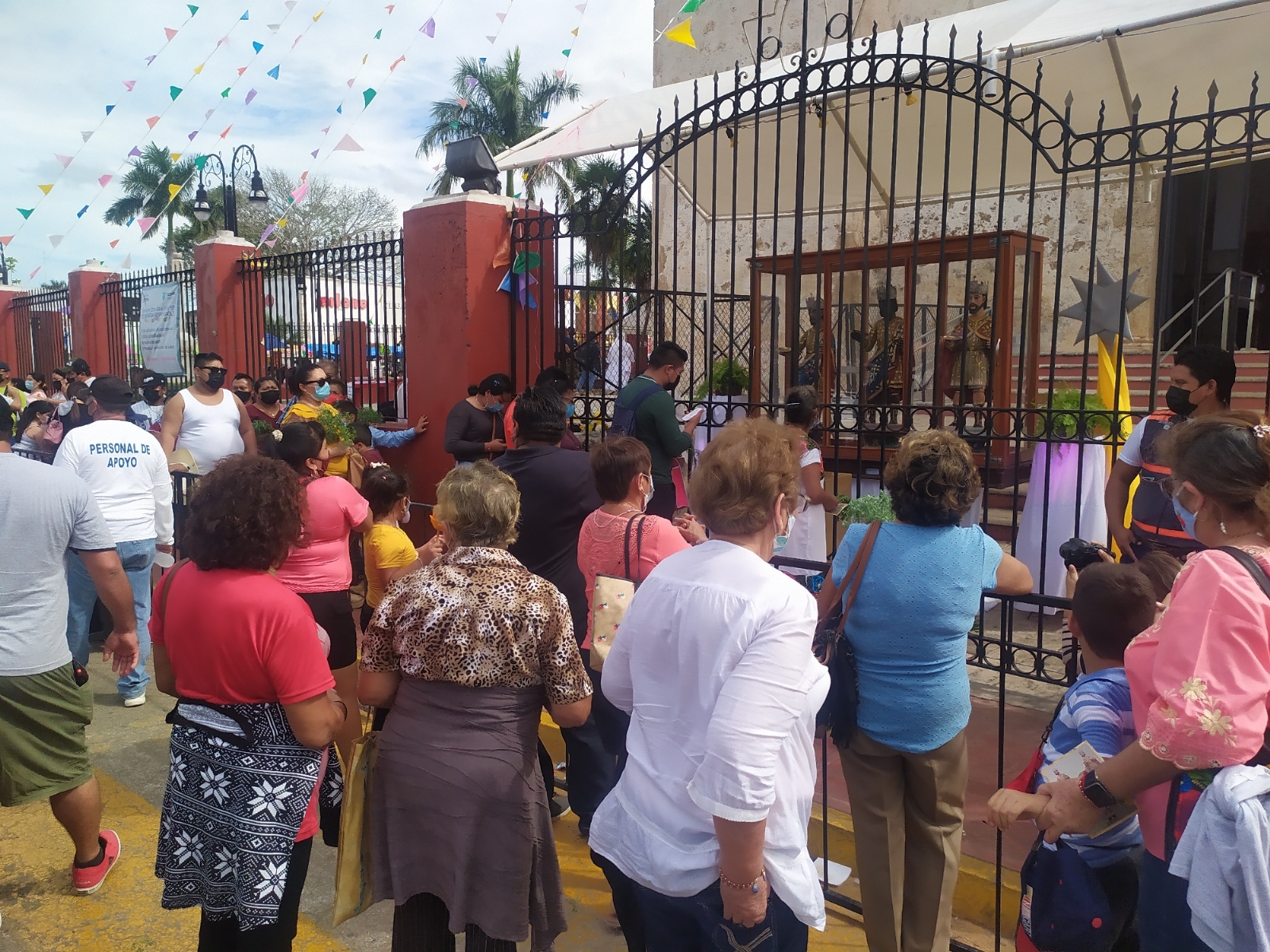 Visitantes procedentes del interior de Yucatán y de otros estados de México acudieron a las festividades de los tres Reyes en Tizimín