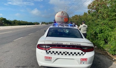 Guardia Nacional detiene a conductor con 30 mil litros de huachicol en Campeche