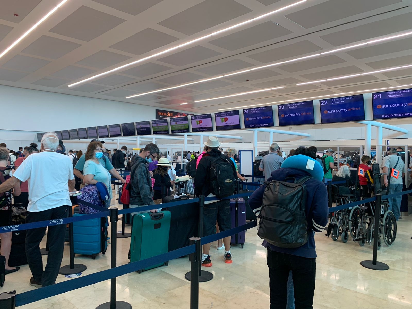 Aeropuerto de Cancún registra atraso de 10 vuelos internacionales: EN VIVO