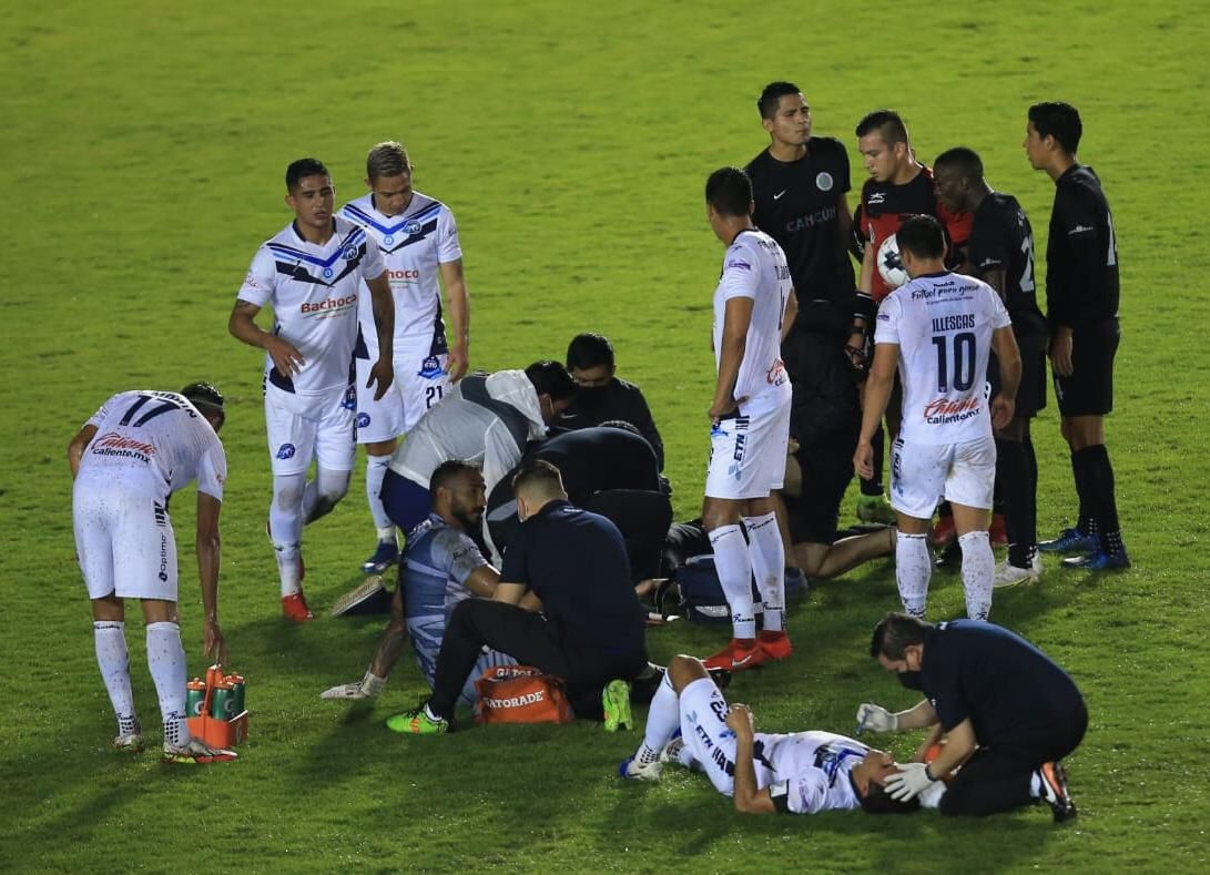 Dan de alta al delantero de Cancún FC,  Arturo Sánchez Silva, tras golpe en la cara