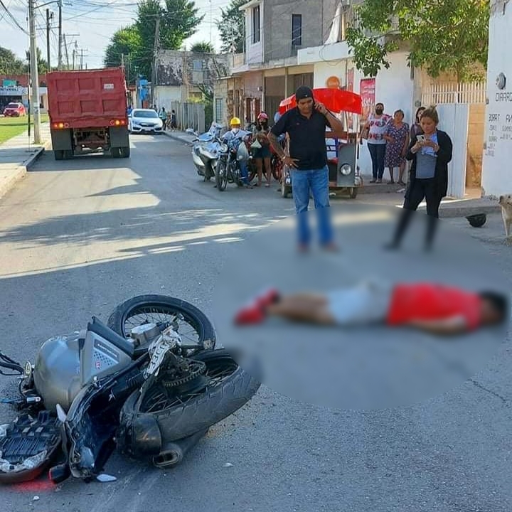 Motociclista muere al impactarse contra un volquete en Calkiní, Campeche