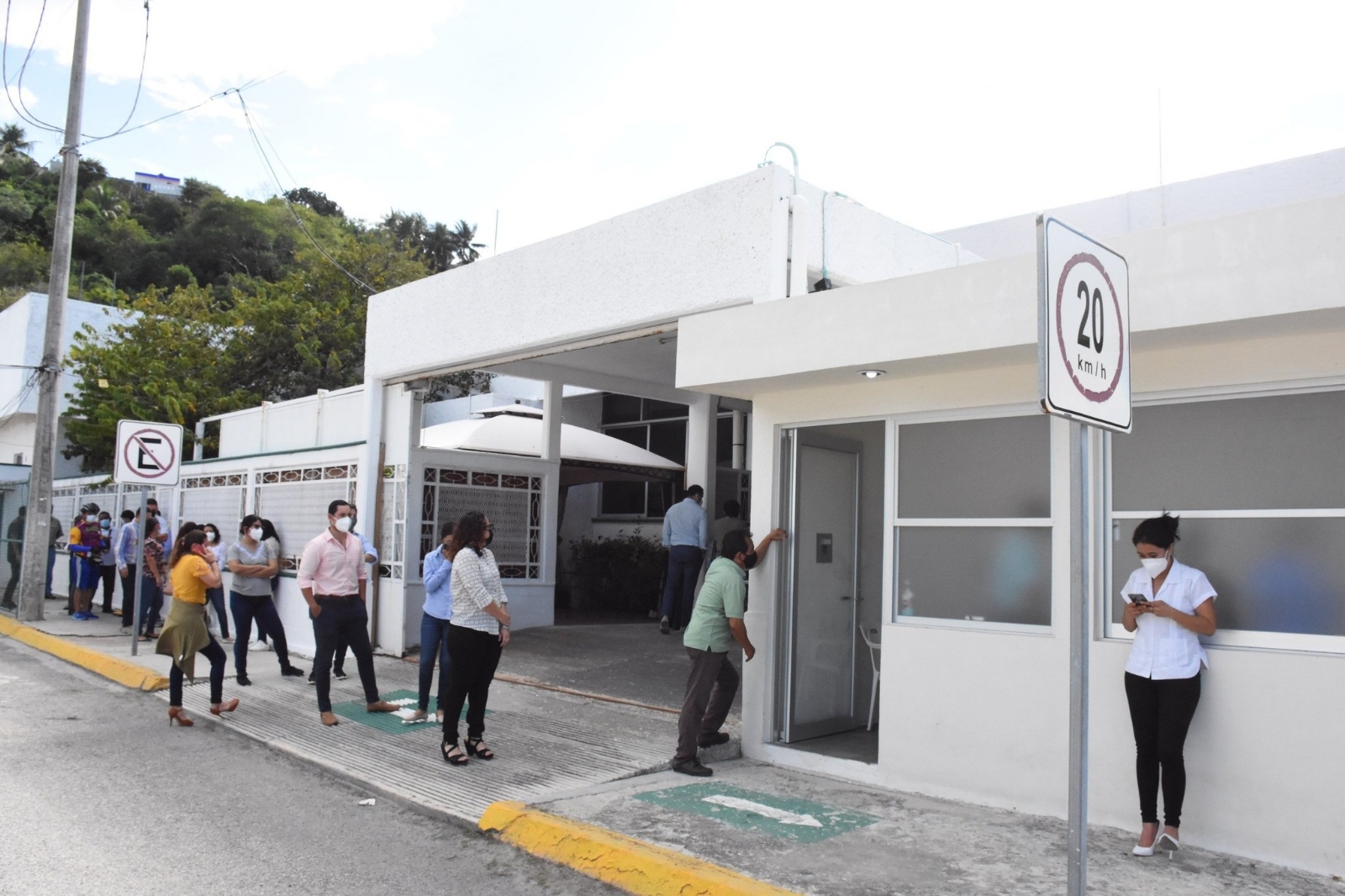 Vigilantes del API Campeche exigen pago de sueldos y días de descansos
