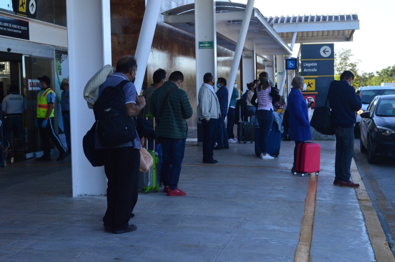 Guardia Nacional concientiza sobre el uso de espacios en el Aeropuerto de Campeche