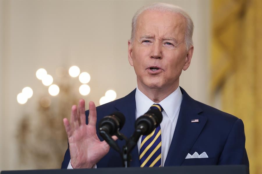 Senadores demócratas piden a Biden tratar con firmeza las políticas energéticas de AMLO