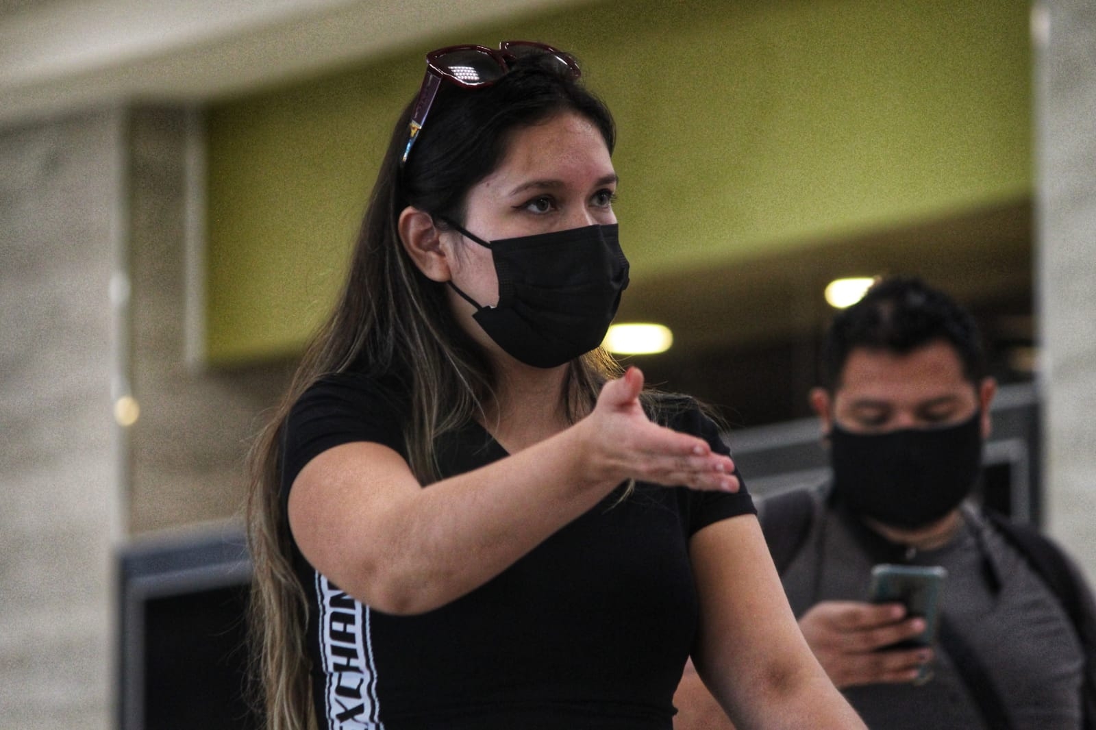 Turista peruano es retenido en el aeropuerto de Cancún; su hermana denuncia discriminación