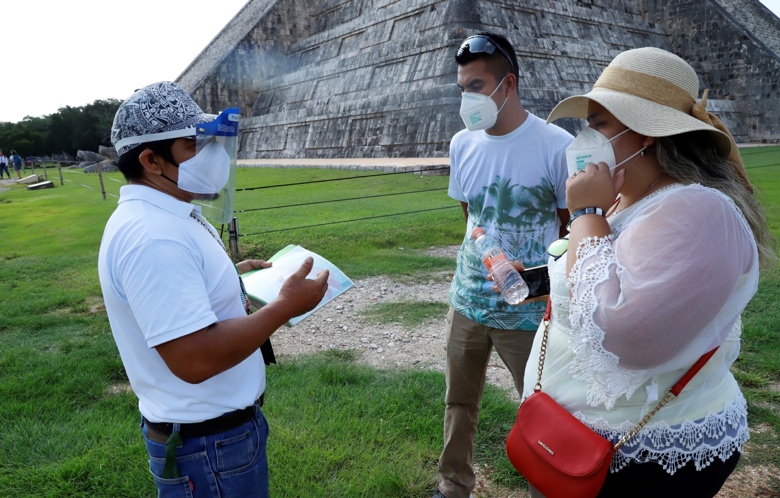 Detectan guías 'pirata' en la zona arqueológica de Chichén Itzá