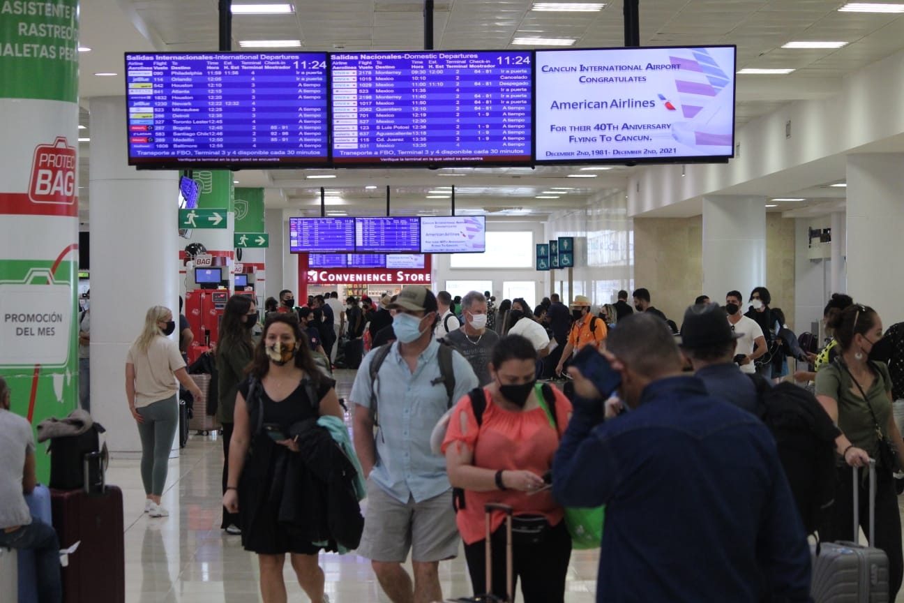 Incrementan a 300 los venezolanos retenidos en el aeropuerto de Cancún: VIDEO