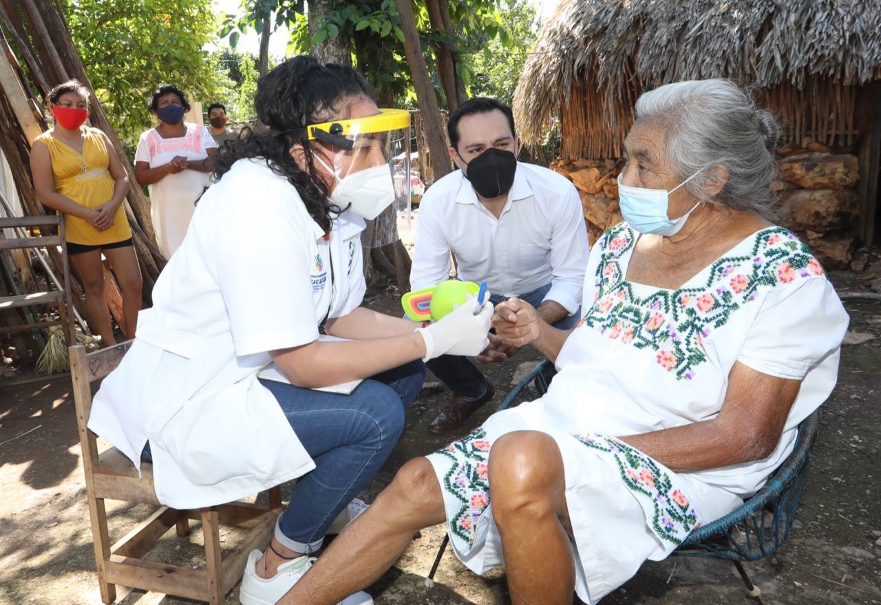 Mauricio Vila verifica los servicios del programa 'Médico a domicilio' en Teabo, Yucatán