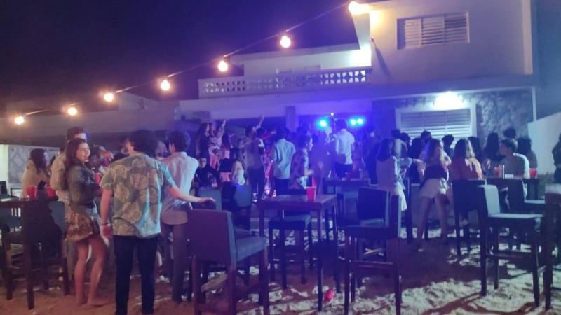 Incrementan fiestas clandestinas en Chicxulub, Yucatán, denuncian vecinos