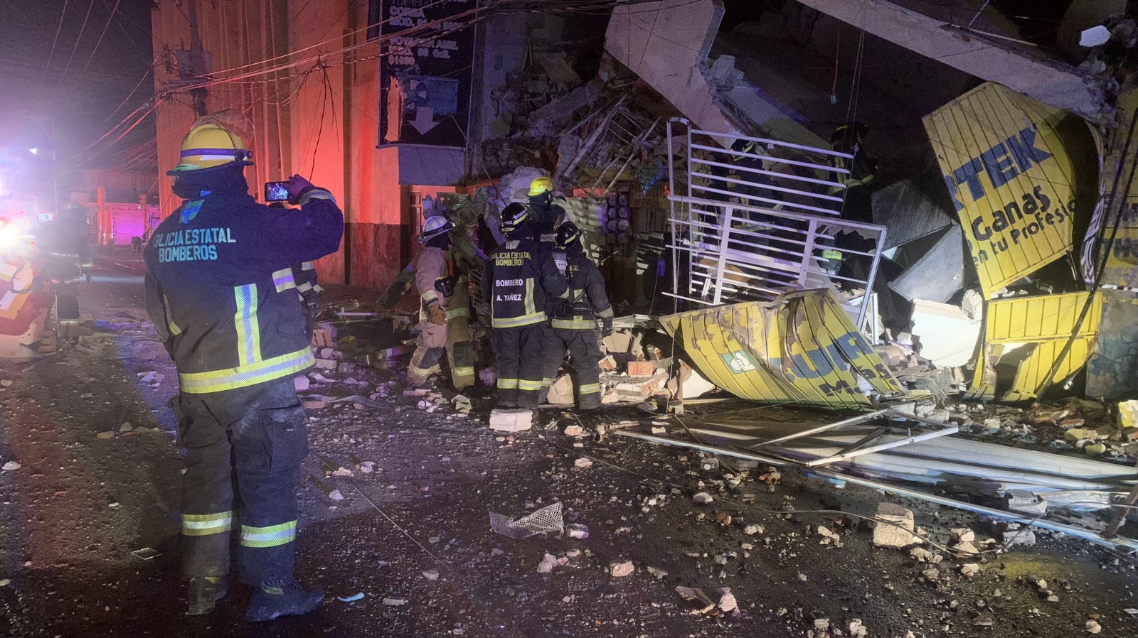Explosión de tanque de gas LP colapsa edificio en Puebla: VIDEO