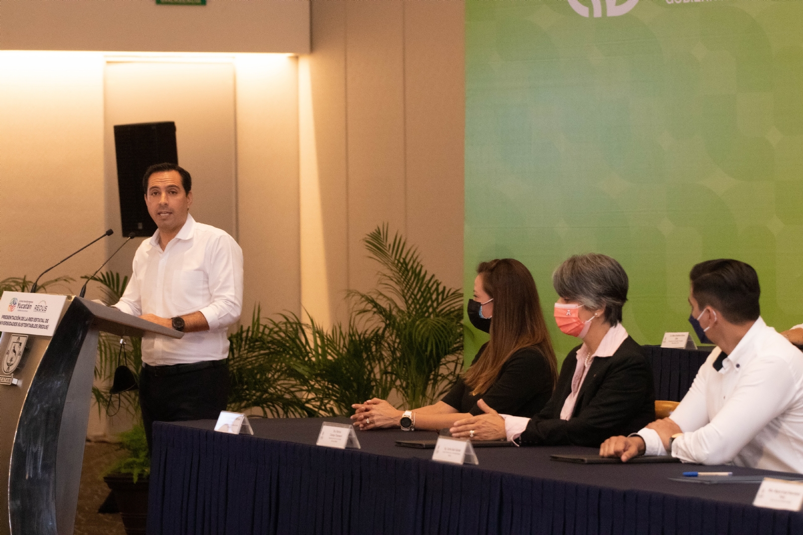 Mauricio Vila exhorta a unir fuerzas contra la violencia hacia las mujeres en Yucatán