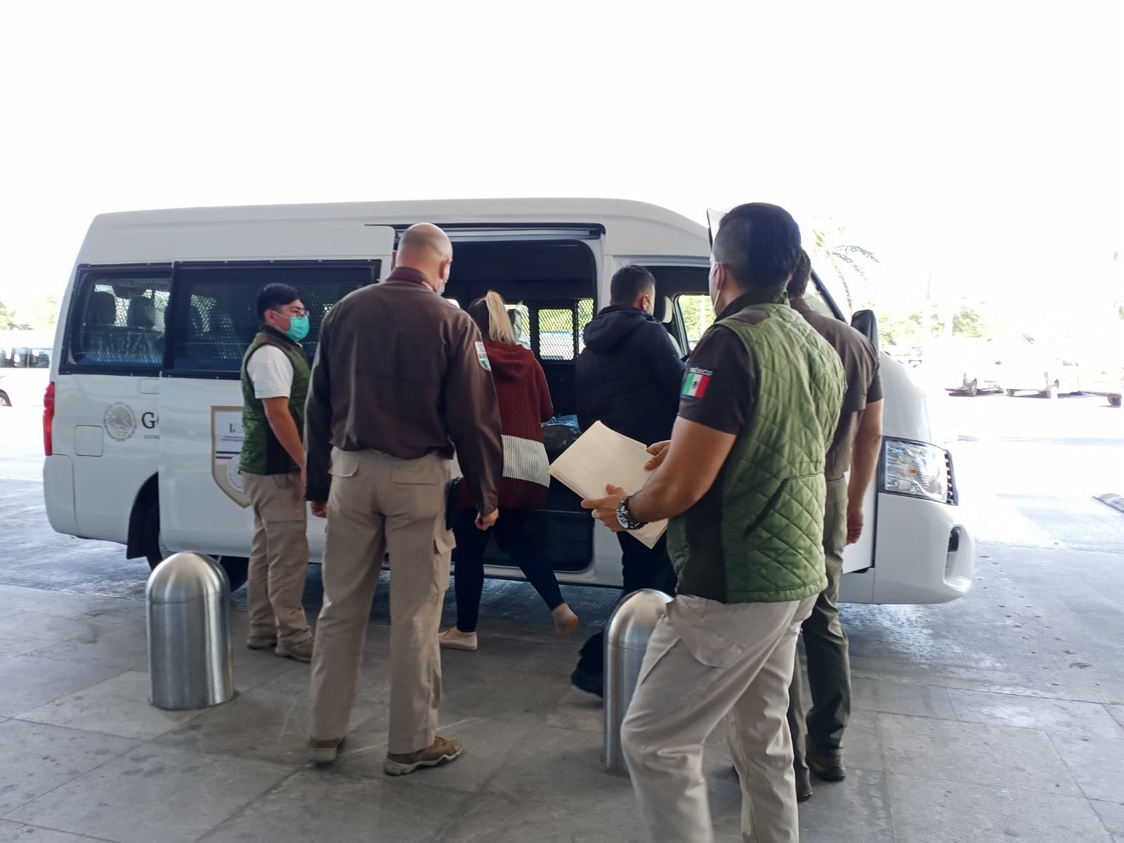 INM detiene a tres migrantes en el aeropuerto de Mérida; intentaban viajar a Monterrey