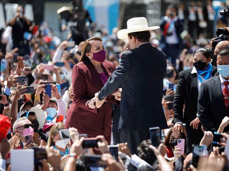 Xiomara Castro rinde protesta como presidenta de Honduras
