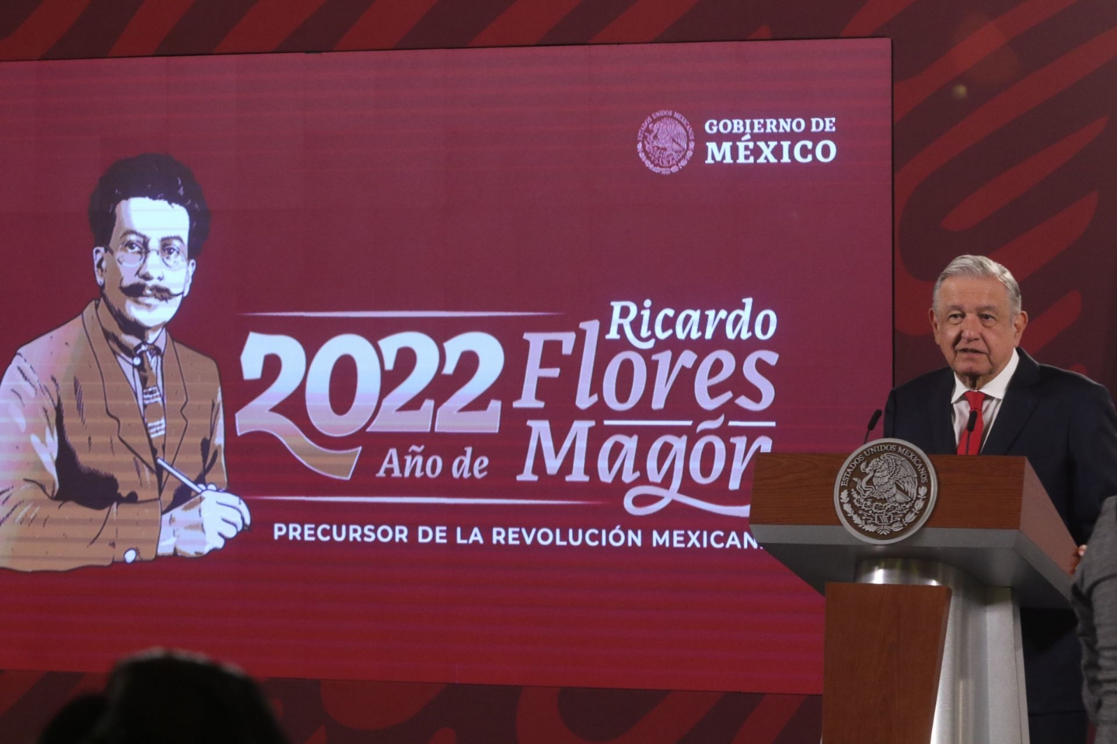 AMLO presenta imagen oficial del año dedicado a Ricardo Flores Magón