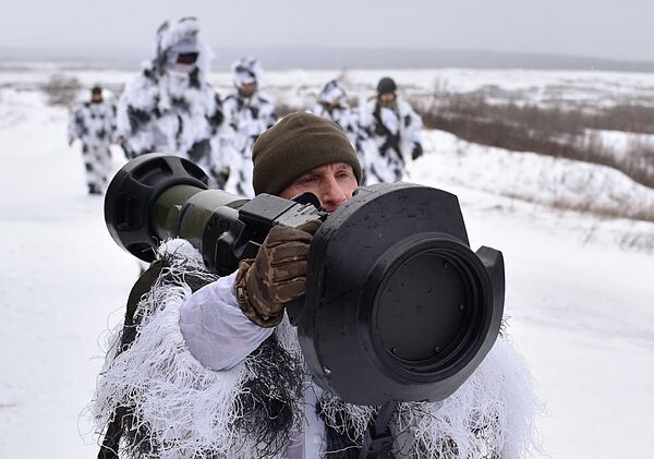 Ucrania pide a Rusia retirar sus tropas de la frontera y resolver conflicto diplomáticamente