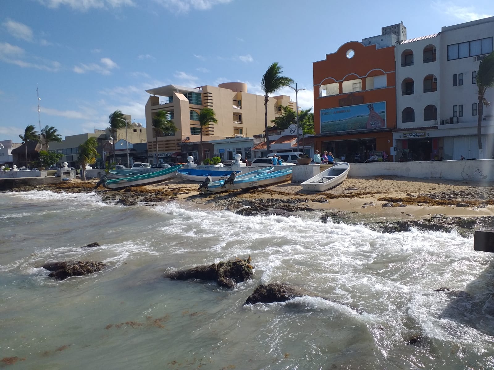 Prestadores de servicios registran perdidas económicas tras cierre de un puerto en Cozumel