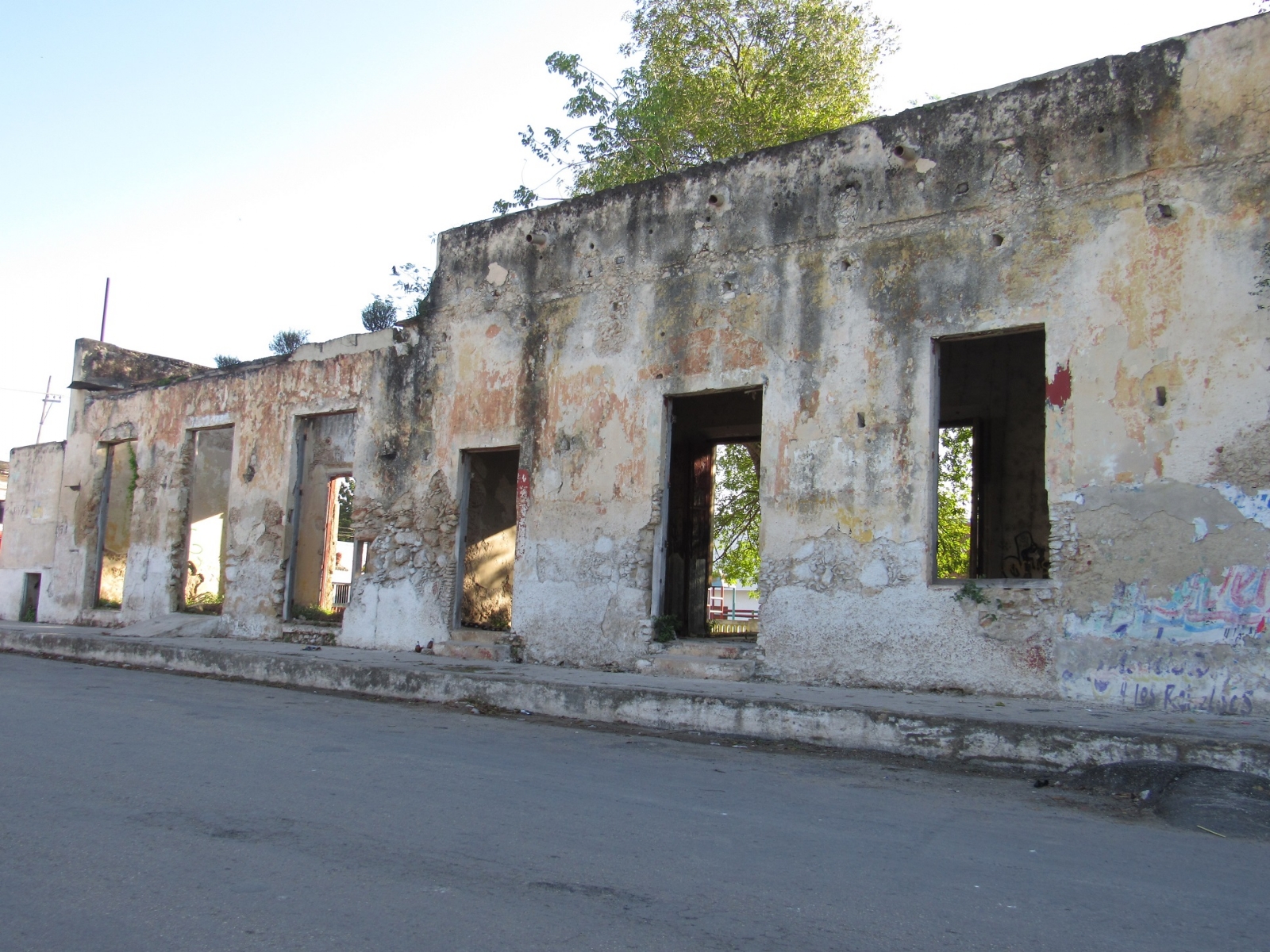 Edificios viejos en ruinas, un peligro para los pobladores de Acanceh