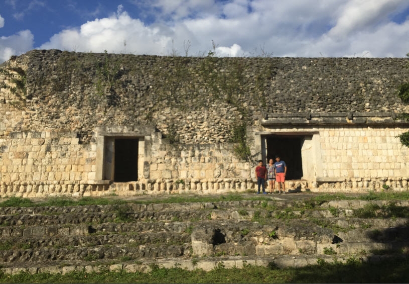 Arqueólogo descubre palacio milenario en la zona arqueológica de Kulubá en Tizimín