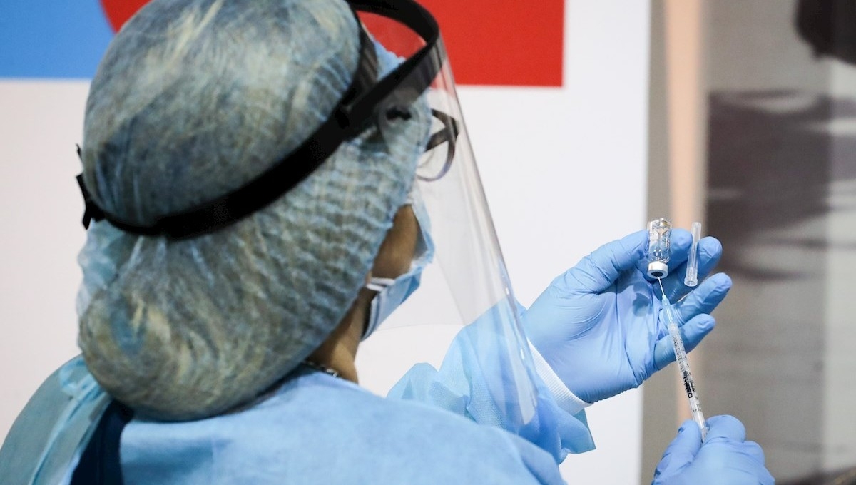 Moderna anuncia ensayo clínico en humanos de vacuna contra VIH