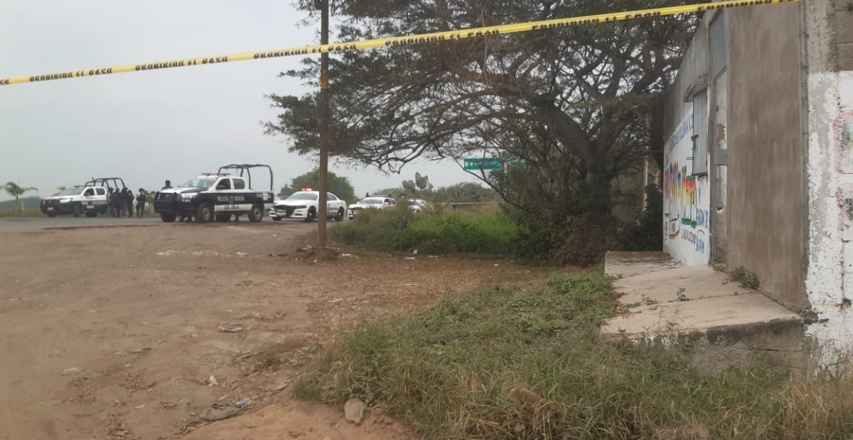 Hallan nueve cuerpos en carretera de Veracruz; FGE investiga los hechos