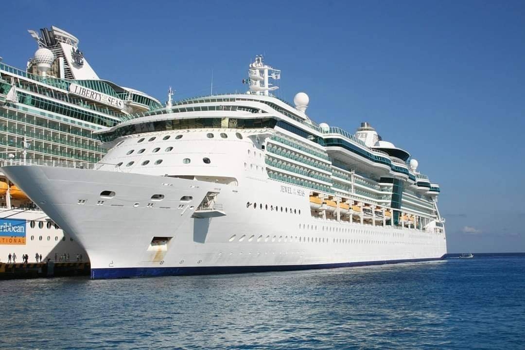 Royal Caribbean suspende arribo de cruceros a Cozumel por alza de casos de COVID