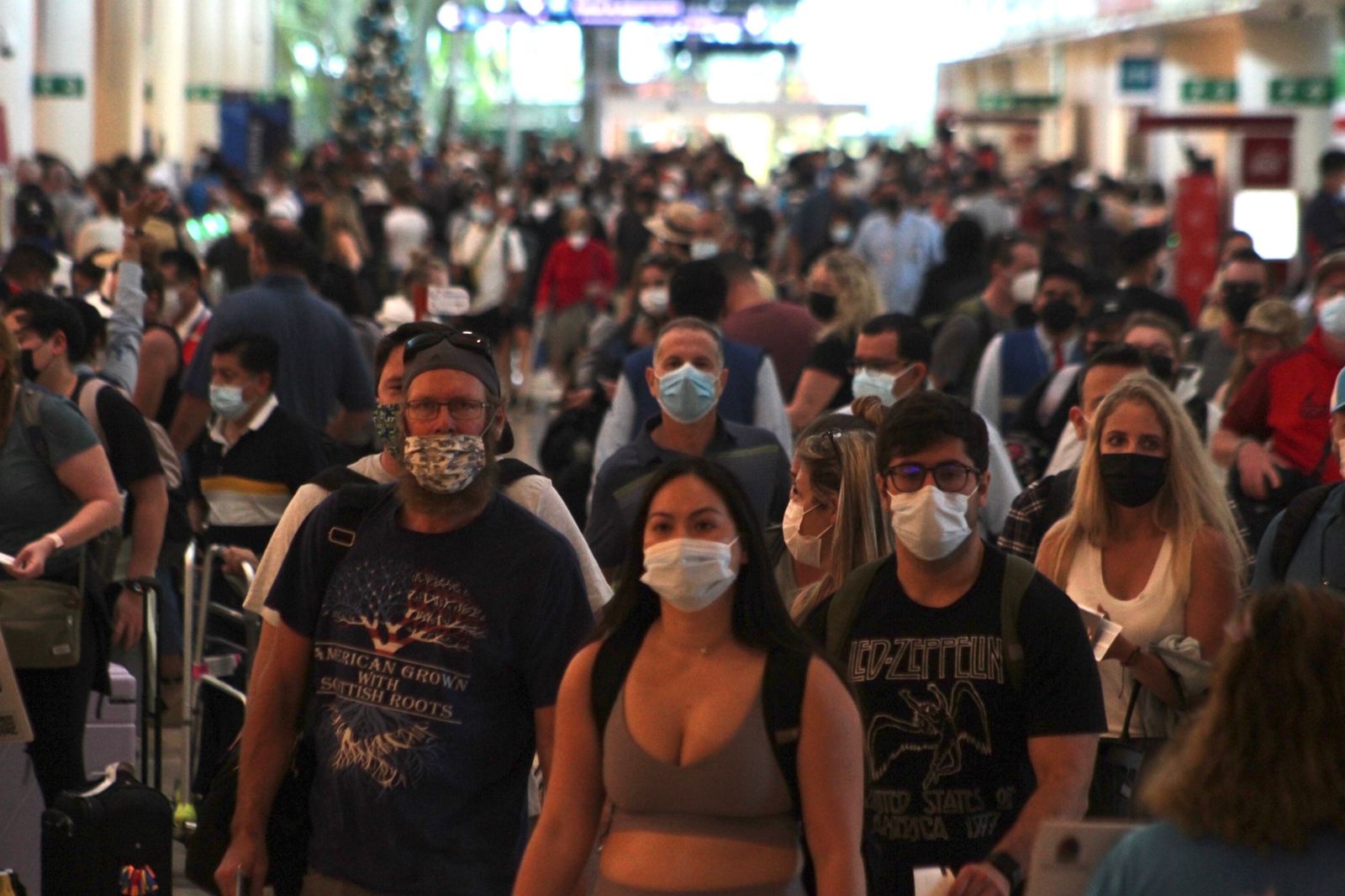 Aeropuerto de Cancún programa 559 vuelos pese a caos en sus terminales