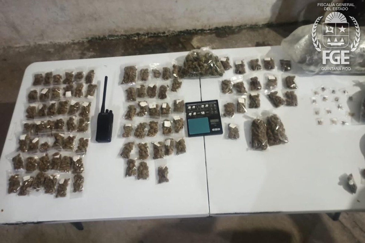 Detienen a dos personas con más de 200 paquetes con drogas en Isla Mujeres