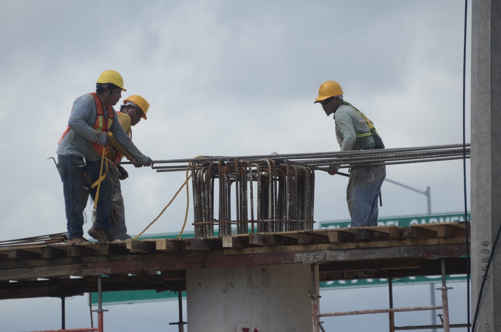 En el sector de la construcción se obtuvo un aumento del 1.5 por ciento, colocándose en el sitio 14 a nivel Nacional, al ser superado por Hidalgo, Tabasco y Chiapas