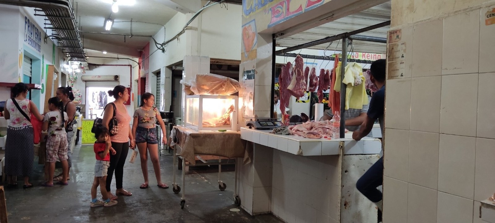 Recesión económica golpea a comerciantes del mercado "Diana Laura Riojas" de Cancún