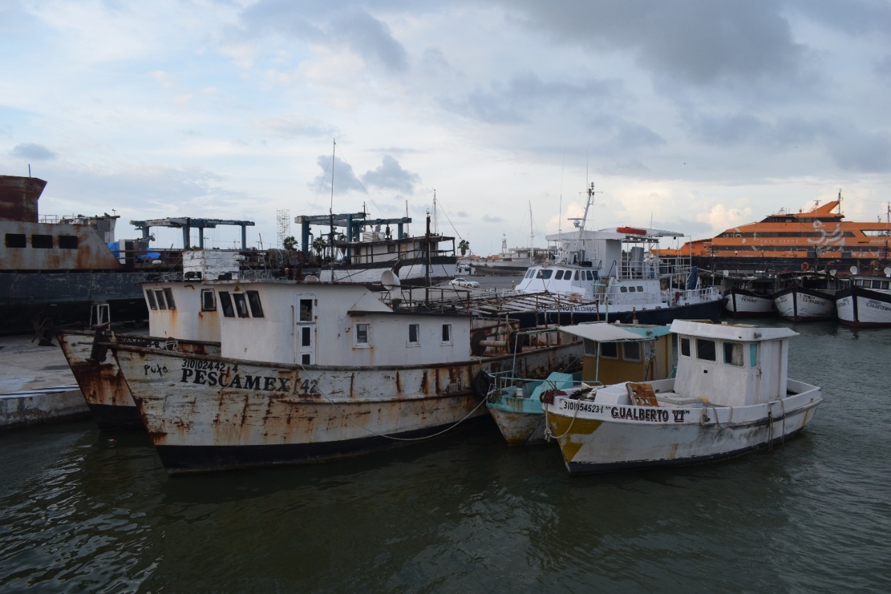 Desaparece pescador en las costas de Yucatán; su jefe lo habría olvidado en el mar
