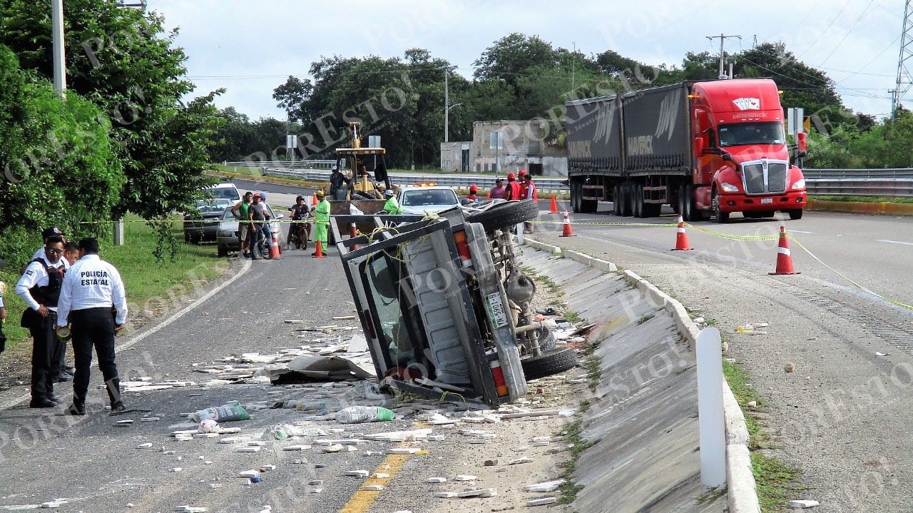 Accidente en la carretera Mérida-Campeche deja un muerto y dos heridos