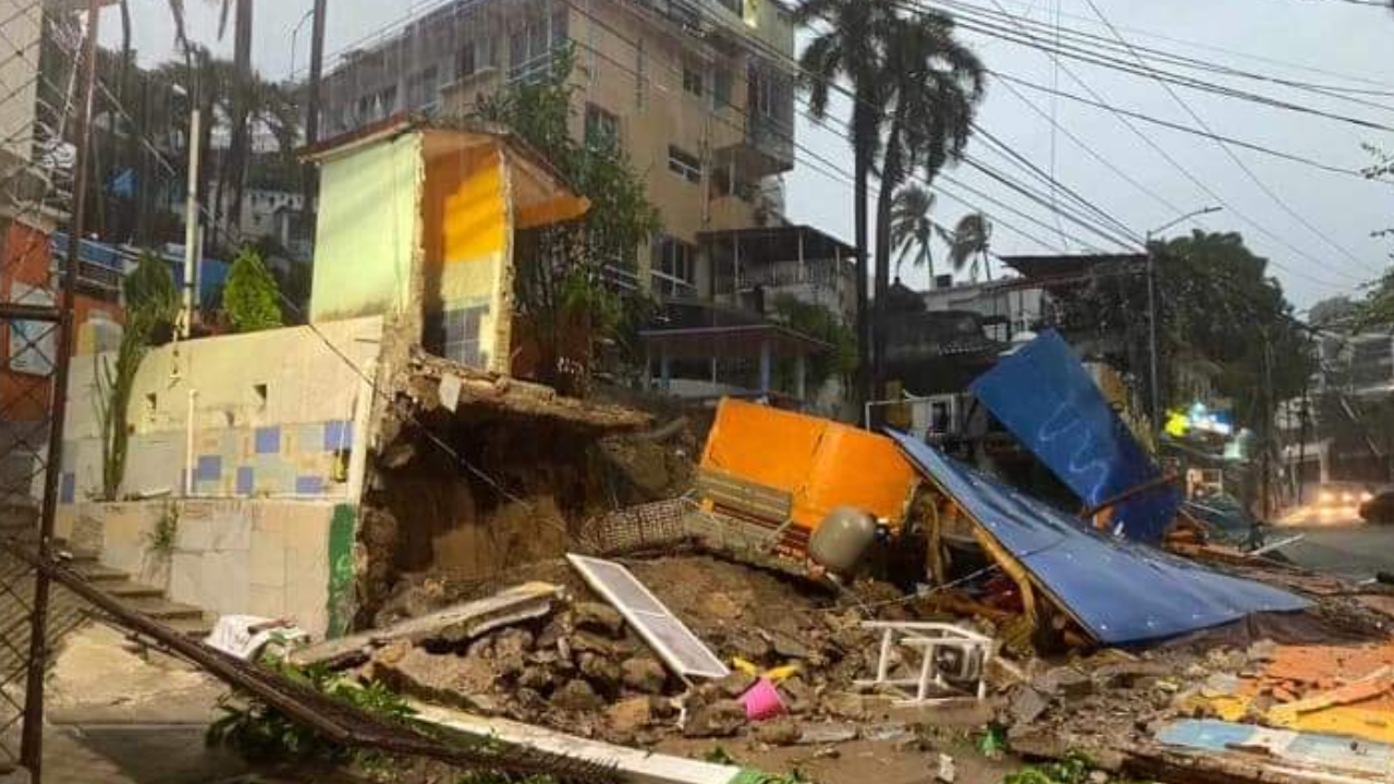 El paso del ciclón “Julia” causa estragos en Acapulco: suspenden clases en varias regiones de Guerrero
